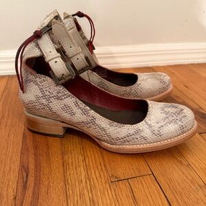 Freebird Maribel Snakeskin Leather Ankle Shoes – Women’s Size 9